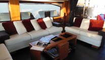 Yacht SKYFALL -  Salon Seating